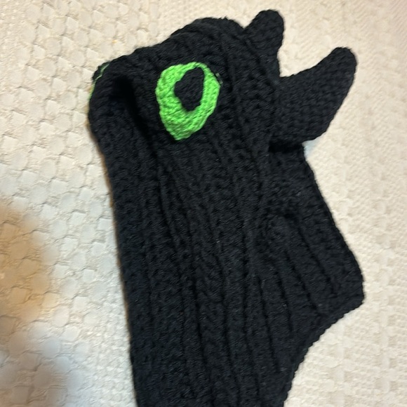 Toothless Dragon Crochet Hood Handmade NEW - Picture 5 of 6